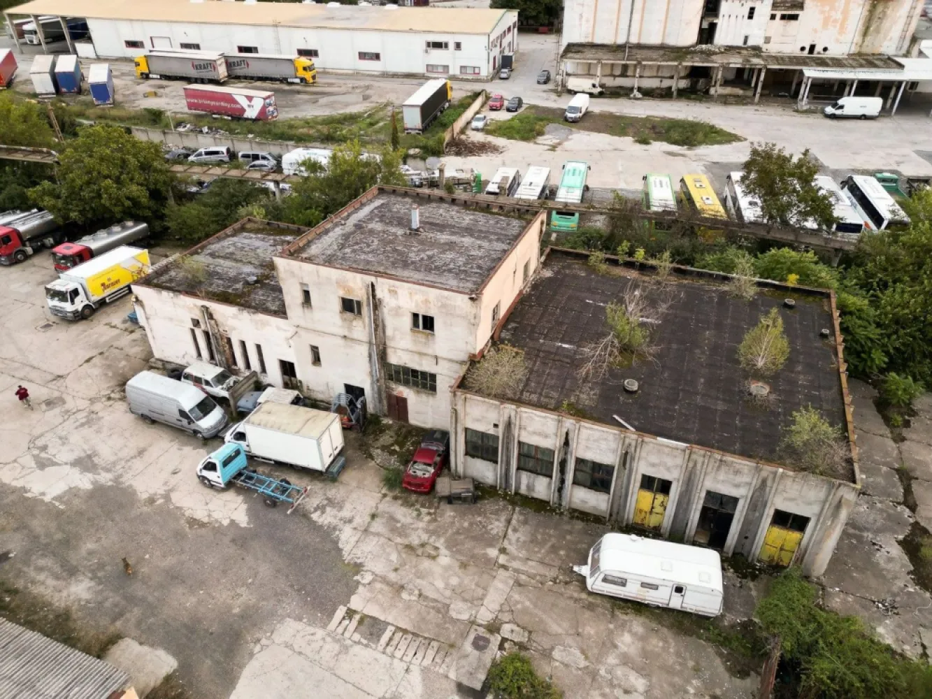 Oportunitate! Clădiri industriale cu teren 6820mp pe strada Poetului, Arad