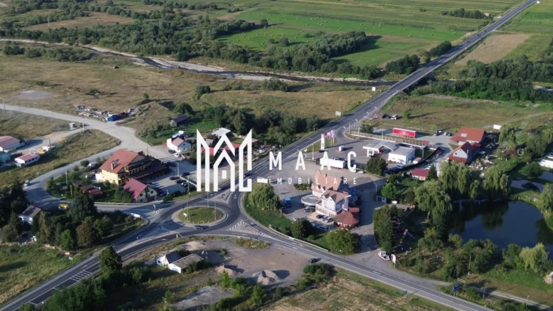 Parcele Teren I 500mp I Extravilan I Panorama Transfăgărășan - MAAC Imobiliare propune spre vânzare un teren intabulat cu potențial excelent, situat în Cârțișoara, zona Cracii Doamnei cu acces direct la DN7C Transfăgărășan. O oportunitate potrivită atât pentru investiție, cât și pentru dezvoltări viitoare. Caracteristici teren - Suprafață totală: 3.402 mp - Deschidere la DN7C Transfăgărășan: 50 m - Utilități: curent electric disponibil în imediata vecinătate - Topografie: teren plan, ușor accesibil - Localizare: zonă liniștită, aproape de natură și de puncte de interes turistic Parcelare existentă – 7 loturi - Lot 1 – drum de acces (lățime 7 m): 487 mp - Lot 2: 464 mp - Lot 3: 463 mp - Lot 4: 466 mp - Lot 5: 510 mp - Lot 6: 506 mp - Lot 7: 506 mp Avantaje și potențial - Poziționare excelentă lângă lacurile piscicole și în apropierea traseului turistic Transfăgărășan - Acces facil din drumul principal - Parcelare deja realizată – ideal pentru dezvoltare etapizată sau vânzare individuală - Zonă în plină dezvoltare, cu interes crescut pentru turism și locuințe de vacanță Pentru detalii suplimentare și programarea unei vizionări, vă invităm să contactați MAAC Imobiliare specificând ID CP2890875. }}