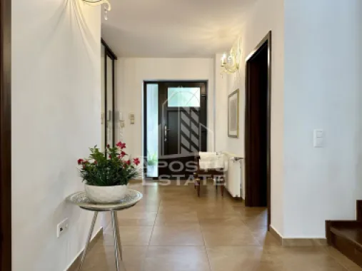 Casa impresionanta cu 5 camere si garaj, la intrare in Dumbravita