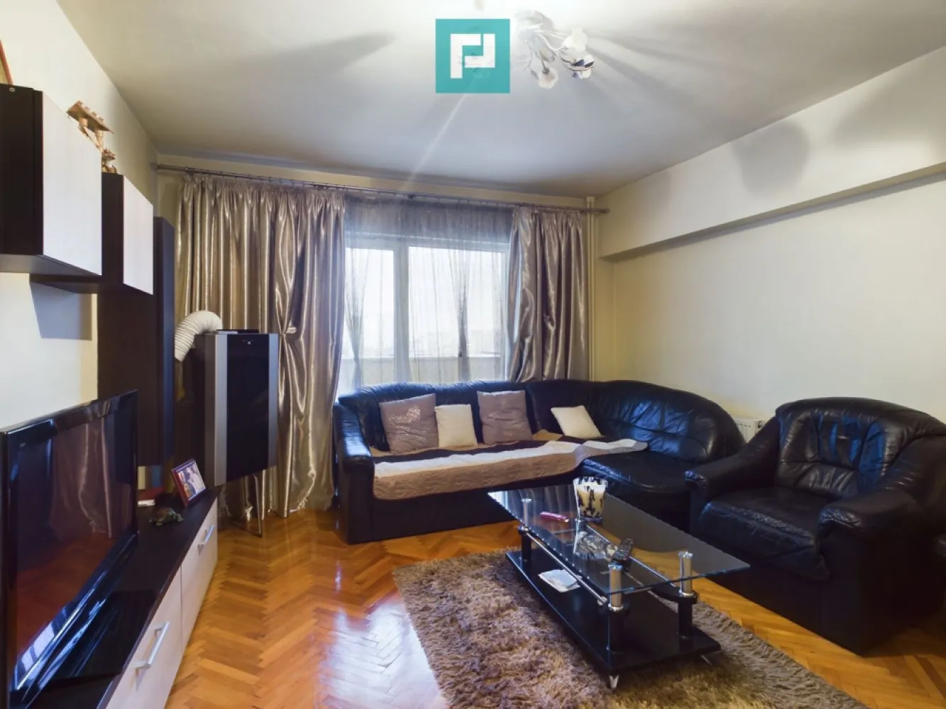 Apartament panoramic cu 4 camere zona 300