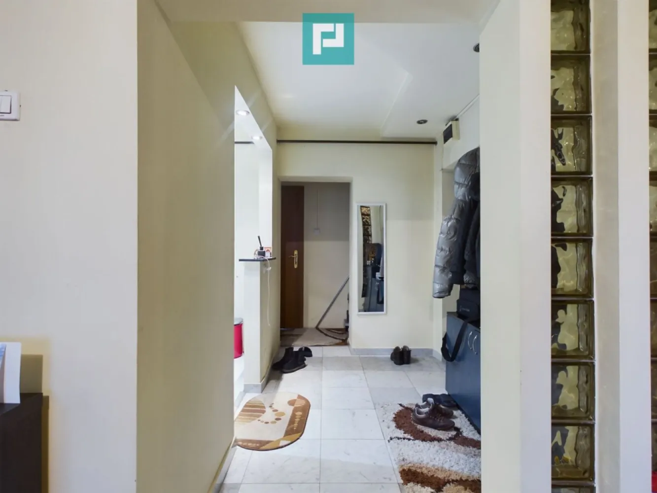 Apartament panoramic cu 4 camere zona 300