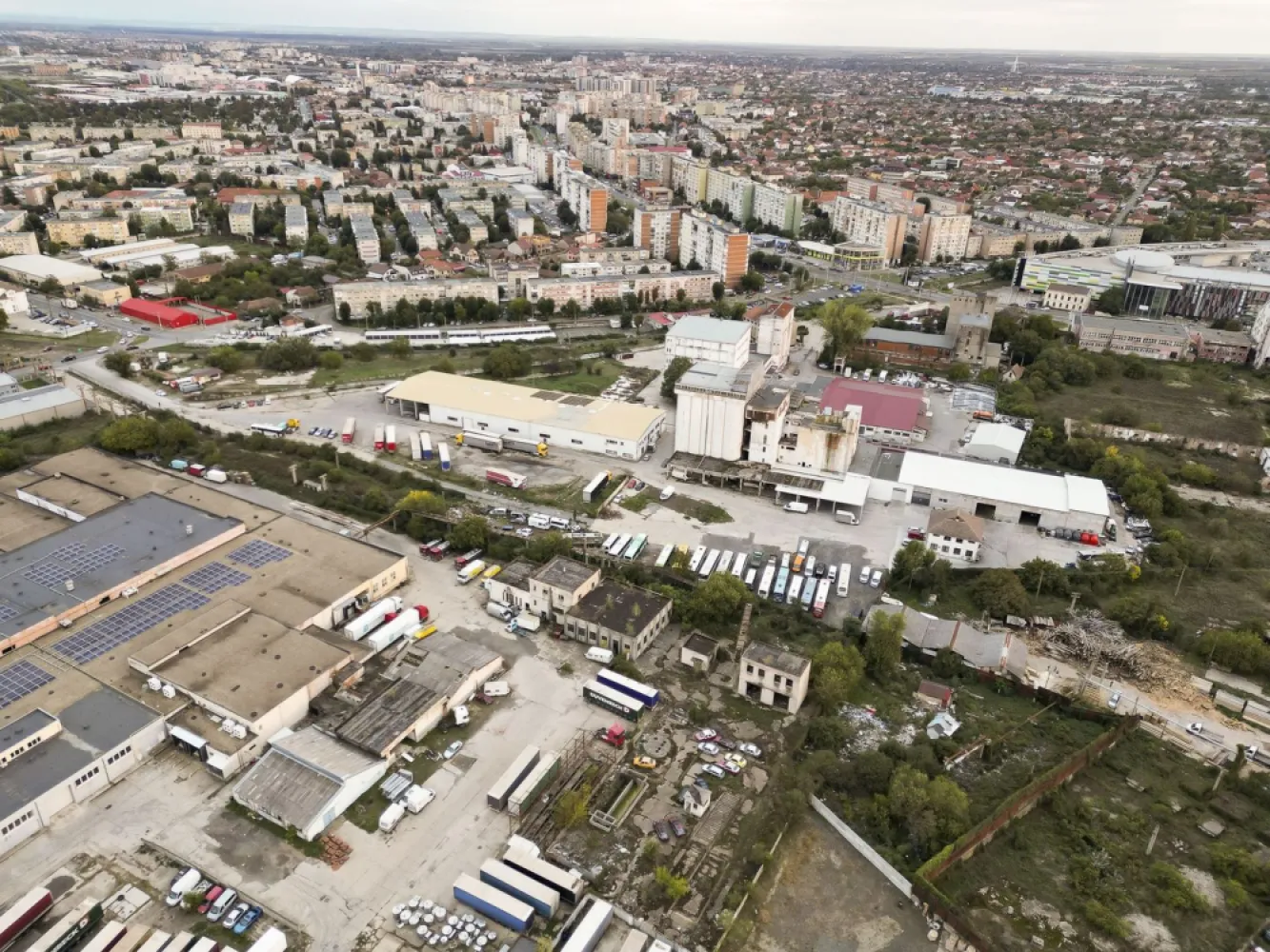 Teren industrial de 6,820mp Strada Poetului