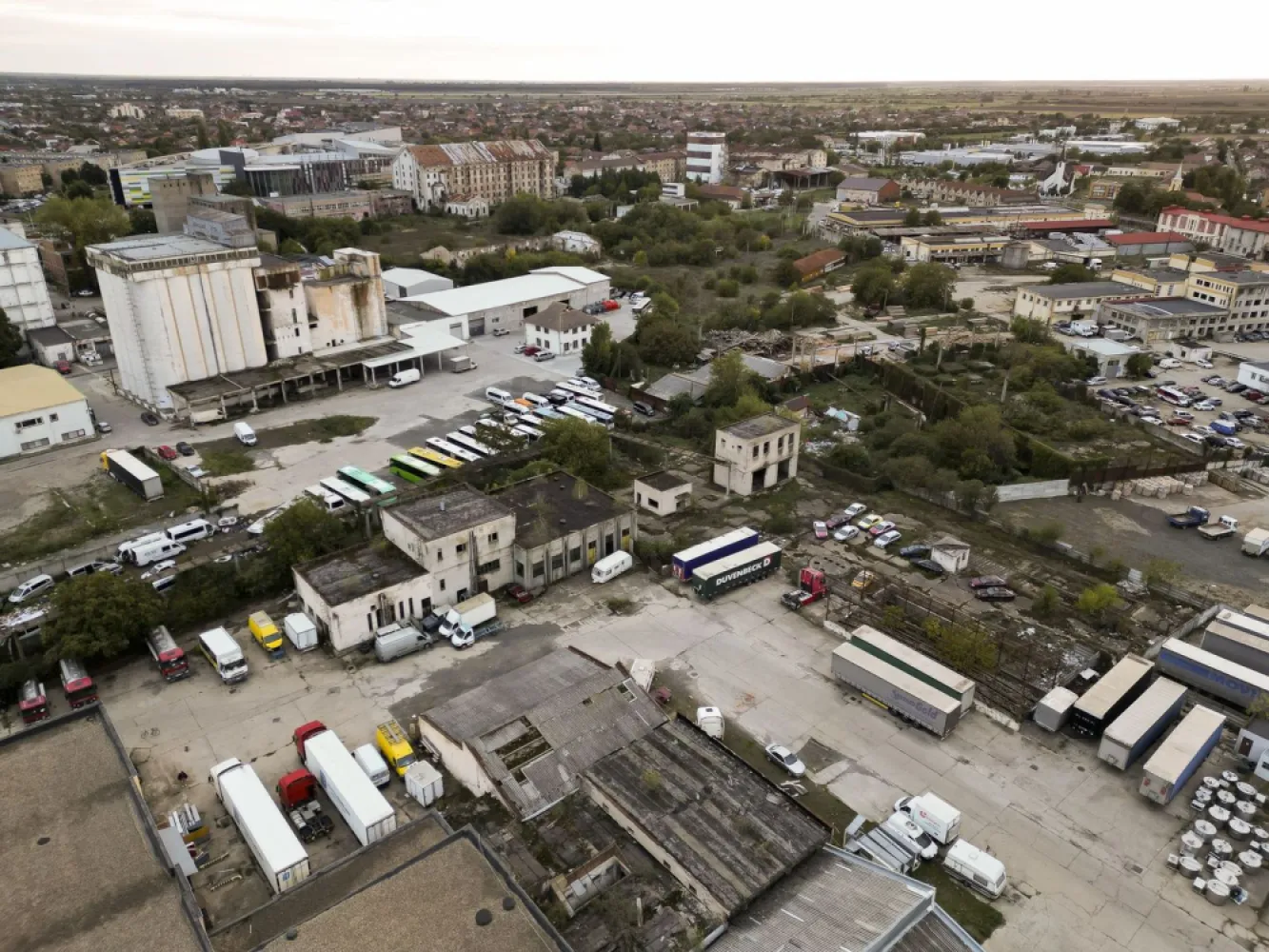 Teren industrial de 6,820mp Strada Poetului