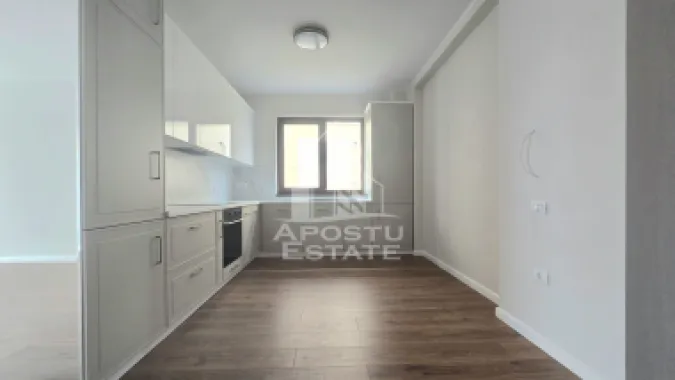 Duplex 5 camere, 3 locuri de parcare, Mosnita Noua