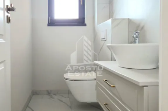 Duplex 5 camere, 3 locuri de parcare, Mosnita Noua