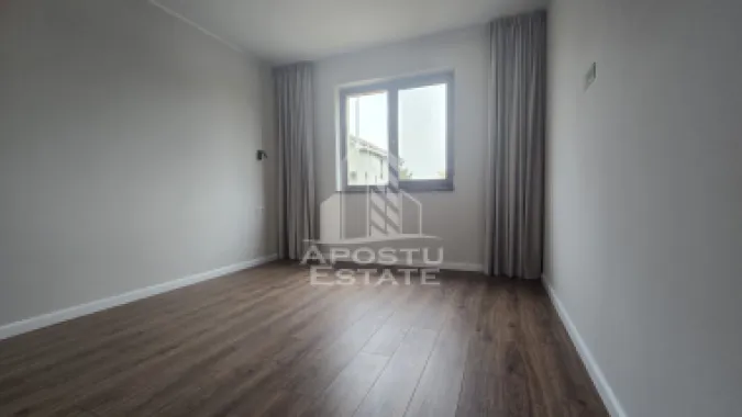 Duplex 5 camere, 3 locuri de parcare, Mosnita Noua