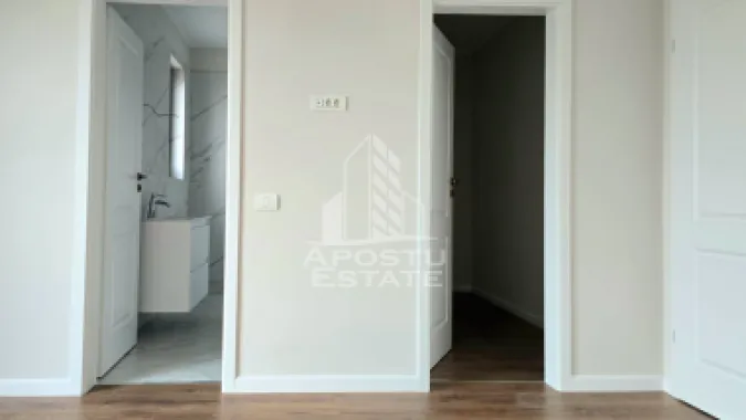 Duplex 5 camere, 3 locuri de parcare, Mosnita Noua