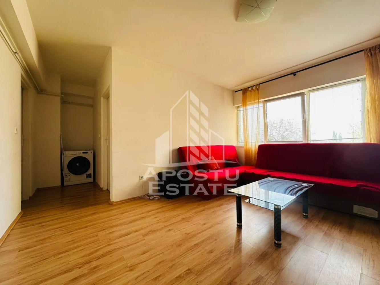 Apartament 1 camera zona Alfa - APOSTU ESTATE va propune spre inchiriere apartament cu 1 camera de inchiriat in zona Alfa, situat la etajul 2 din 5, intr-un bloc dotat cu lift. Locuinta beneficiaza de incalzire prin centrala blocului, oferind un confort termic optim.

Bucataria este moderna si complet utilata, incluzand aragaz, frigider si aparat de cafea. Baia este dotata cu cada si masina de spalat vase. Apartamentul dispune de aer conditionat si televizor, fiind ideal pentru un stil de viata confortabil.

Perioada minima de inchiriere este de 1 an.
Se accepta fumatori, insa nu sunt permise animalele de companie.

Pentru mai multe detalii sau pentru programarea unei vizionari, echipa Apostu Estate va sta cu profesionalism si promptitudine la dispozitie dumneavoastra.
CP3036082