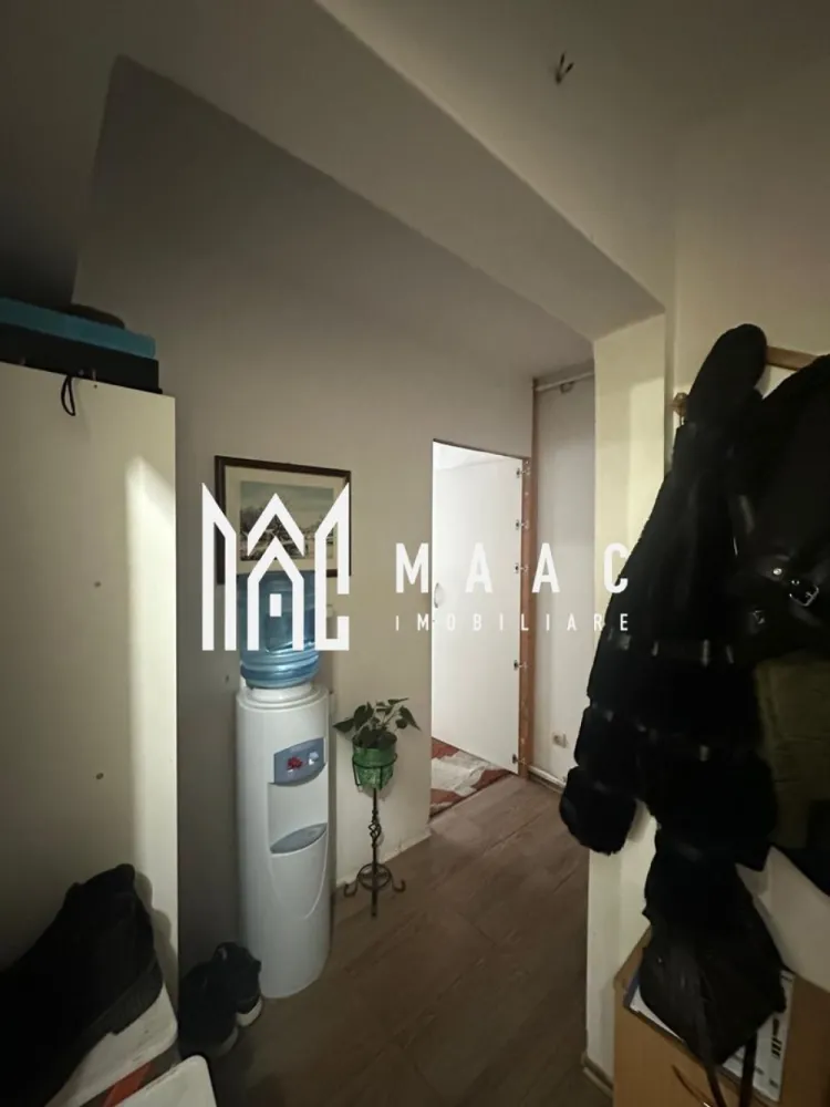 Spațiu comercial pentru birouri | Vasile Milea | 76 mp - MAAC Imobiliare propune spre închiriere un spațiu comercial dedicat birourilor, localizat într-o zonă cu acces rapid de pe Bulevardul General Vasile Milea. Imobilul este compus din 4 încăperi, astfel: -Cameră destinată birourilor, situată la intrarea în imobil -Cameră de odihnă, folosită anterior ca bucătărie -Cameră pentru depozitare -Baie cu geam pentru aerisire Accesul acestor camere se realizează printr-un hol de acces. Spațiul beneficiază de un vad comercial dezvoltat, fapt demonstrat de existența unei firme care își desfășoară activitatea în acest imobil, construit și amplasat special pentru activități comerciale. -Se percepe o garanție în cuantumul unei luni de chirie. -Contractul se face pe minim 6 luni. Pentru mai multe detalii sau vizionări, specificați telefonic anunțul cu CP2874288. }}