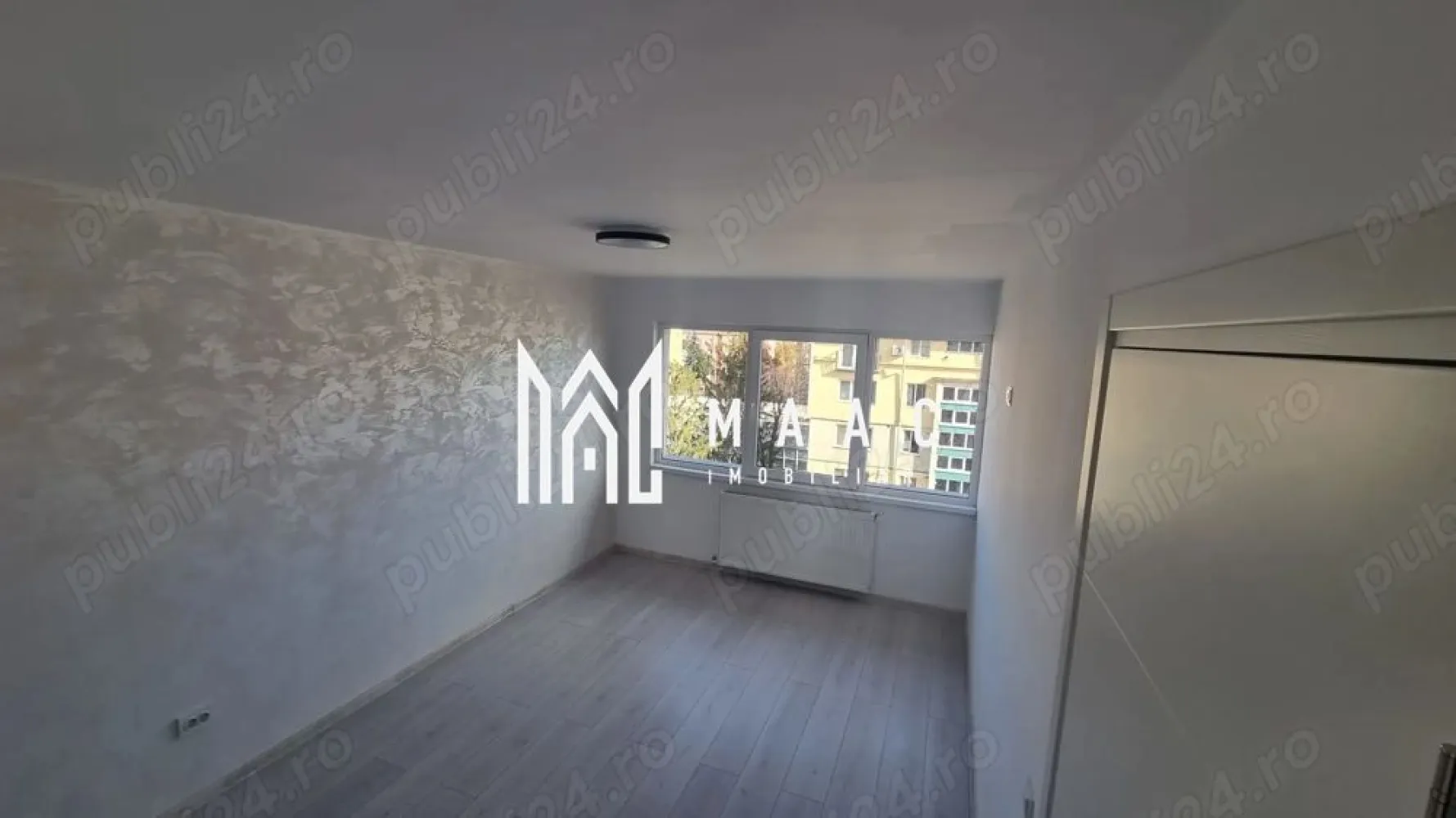 Apartament 4 camere | 77 MPU | 2 Bai | Mansada | Mihai Viteazul - MAAC Imobiliare vă propune spre vânzare un apartament cu 4 camere, tip mansardă, situat la etajul 5, într-o zonă bine cotată Mihai Viteazu. Detalii proprietate: Suprafață utilă: 77 mp Etaj: 5 – mansardă Compartimentare practică și funcțională Compartimentare: Living cu bucătărie open space 3 dormitoare 2 băi Avantaje: Apartament spațios, potrivit pentru familie Compartimentare eficientă Zonă cu acces rapid către magazine, școli, mijloace de transport și alte puncte de interes Pretabil atât pentru locuință, cât și pentru investiție Pentru mai multe detalii sau programarea unei vizionări, nu ezitați să ne contactați specificand ID: CP2807462 }}