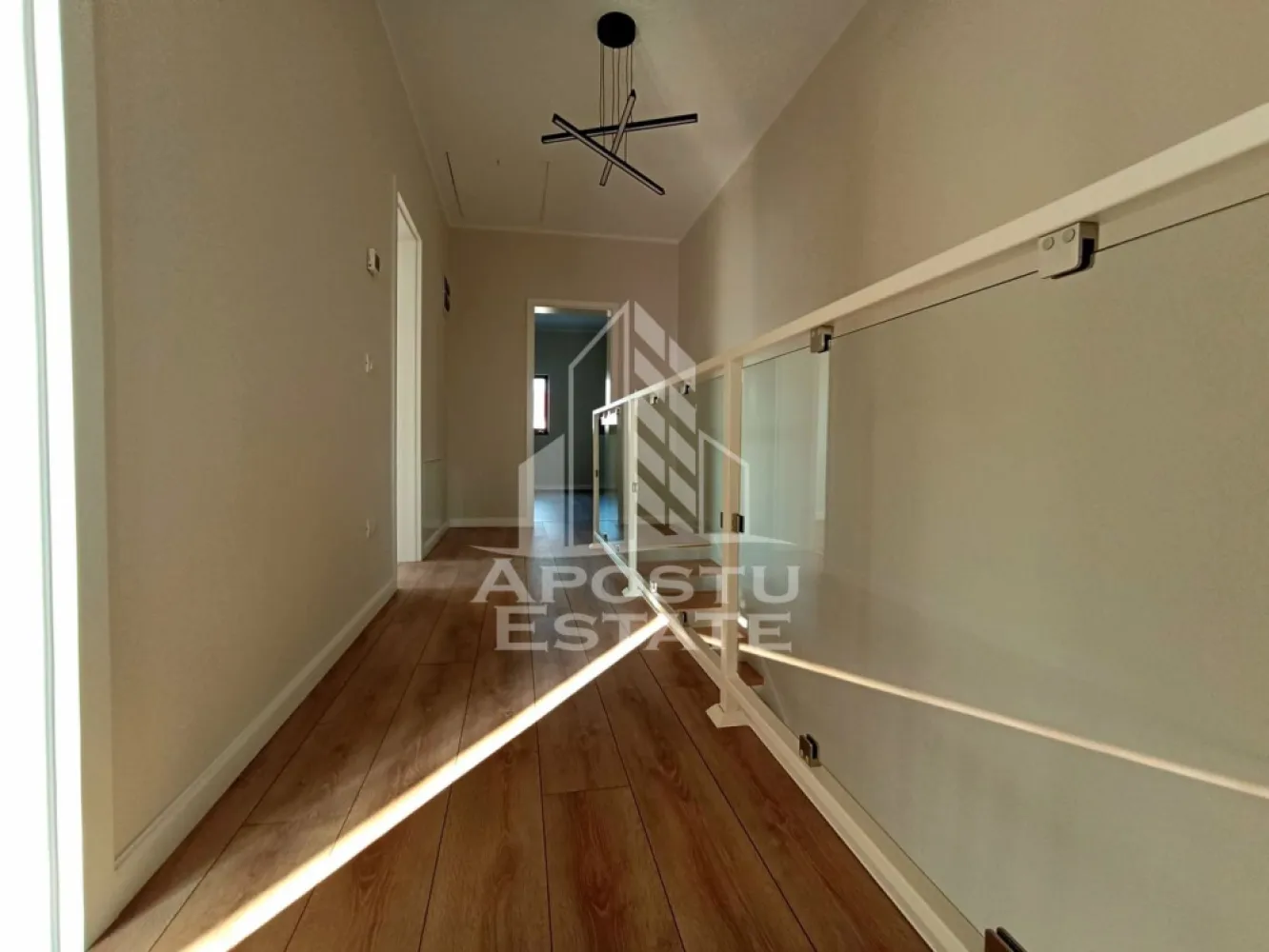 Duplex cu 4 camere, 140 m², in Mosnita Noua