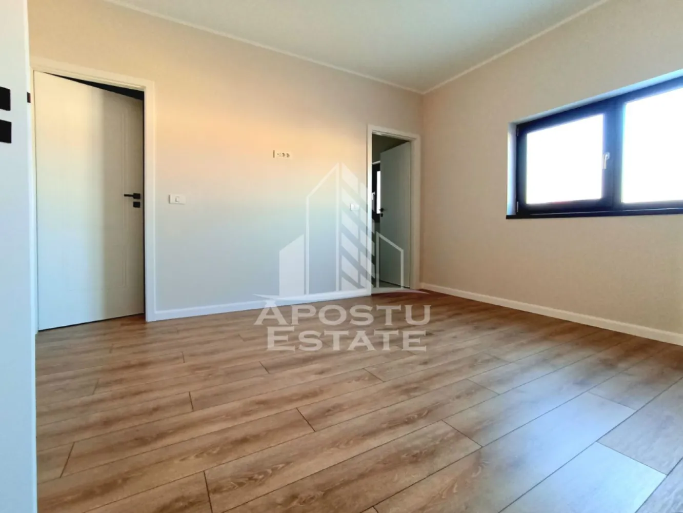 Duplex cu 4 camere, 140 m², in Mosnita Noua