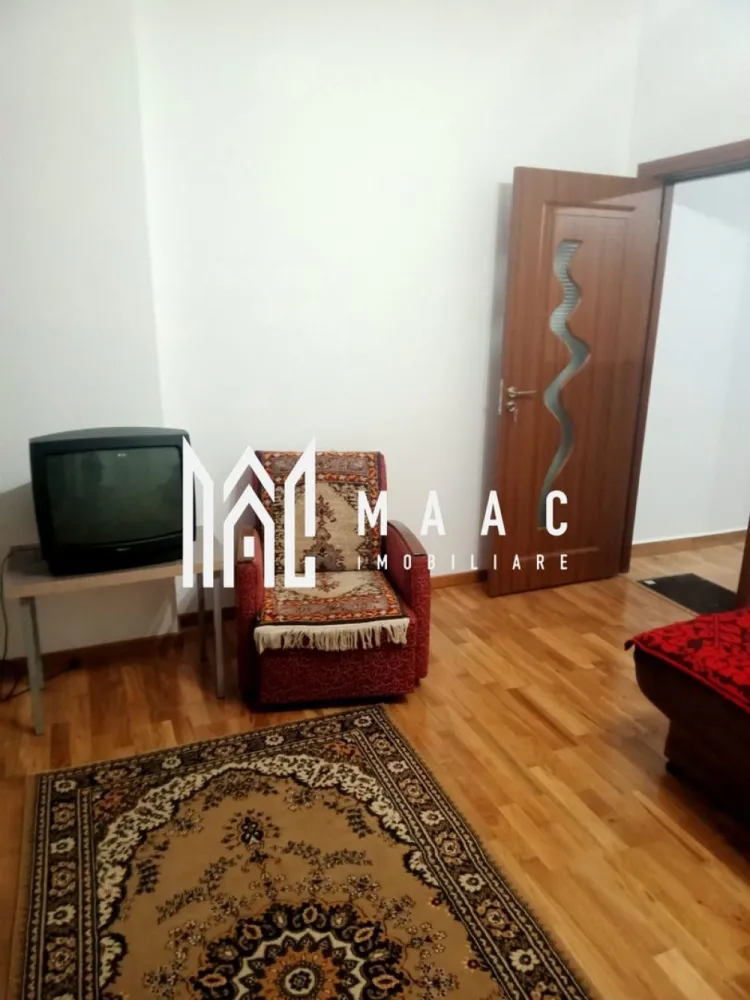 Apartament 2 camere | Etaj 1 | 2 Balcoane | Doamna Stanca - MAAC Imobiliare vă prezintă spre închiriere un apartament cu 2 camere, decomandat, situat la etajul 1 al unui imobil nou, în zona Doamna Stanca.

Caracteristici:
Suprafață utilă: 60 mp.
Etaj: 1 din 8, imobil dotat cu lift.
An construcție: 2016.
Apartament luminos, bine întreținut, ideal pentru locuire imediată.

Compartimentare:
Hol de acces.
Living cu ieșire pe balcon.
Bucătărie separată, complet funcțională.
Dormitor cu acces la al doilea balcon.
Baie dotată cu cadă și geam pentru aerisire naturală.

Dotări și confort:
Sistem de încălzire în pardoseală.

Termeni si conditii:
Se achita o luna de garantie in avans.
Nu se accepta animale de companie.

Avantaje locație
În apropiere se regăsesc magazine, restaurante, farmacii și alte servicii esențiale.
Acces facil la mijloace de transport și principalele artere ale orașului.

Pentru mai multe detalii precizati telefonic ca ati vazut anuntul cu ID: CP3125203