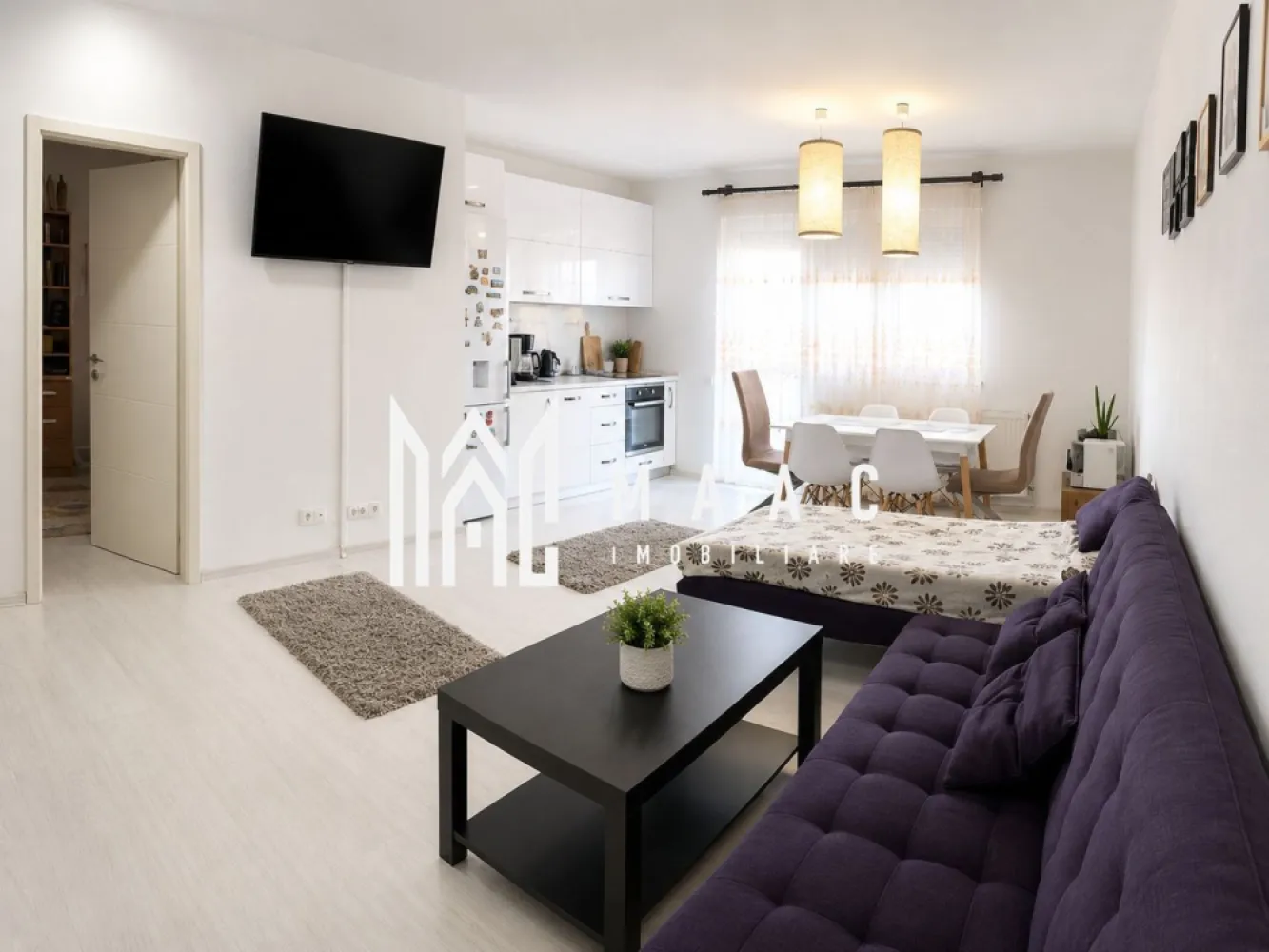 Apartament 3 camere | Balcon | Parcare | Zona Rahovei - MAAC Imobiliare vă oferă spre închiriere un apartament cu 3 camere, situat în zona Rahovei, una dintre cele mai apreciate zone rezidențiale ale orașului.

Locuința se închiriază complet mobilată și utilată, fiind pregătită pentru mutare imediată și oferind toate condițiile necesare pentru un trai confortabil.

Apartamentul beneficiază de loc de parcare privat, iar imobilul este prevăzut cu lift, asigurând un plus de confort și accesibilitate.

Zona Rahovei reprezintă alegerea ideală pentru persoanele care își doresc să aibă la îndemână toate facilitățile necesare vieții de zi cu zi: magazine, școli, grădinițe, mijloace de transport în comun și alte puncte de interes, toate aflate în proximitate.

Pentru mai multe informații sau pentru programarea unei vizionări, vă rugăm specificati ID: CP3124138