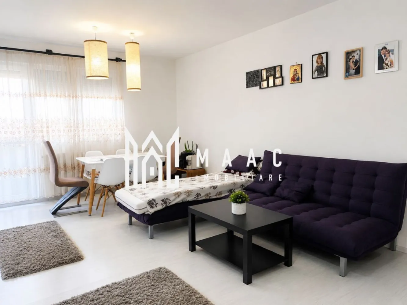 Apartament 3 camere | Balcon | Parcare | Zona Rahovei - MAAC Imobiliare vă oferă spre închiriere un apartament cu 3 camere, situat în zona Rahovei, una dintre cele mai apreciate zone rezidențiale ale orașului.

Locuința se închiriază complet mobilată și utilată, fiind pregătită pentru mutare imediată și oferind toate condițiile necesare pentru un trai confortabil.

Apartamentul beneficiază de loc de parcare privat, iar imobilul este prevăzut cu lift, asigurând un plus de confort și accesibilitate.

Zona Rahovei reprezintă alegerea ideală pentru persoanele care își doresc să aibă la îndemână toate facilitățile necesare vieții de zi cu zi: magazine, școli, grădinițe, mijloace de transport în comun și alte puncte de interes, toate aflate în proximitate.

Pentru mai multe informații sau pentru programarea unei vizionări, vă rugăm specificati ID: CP3124138