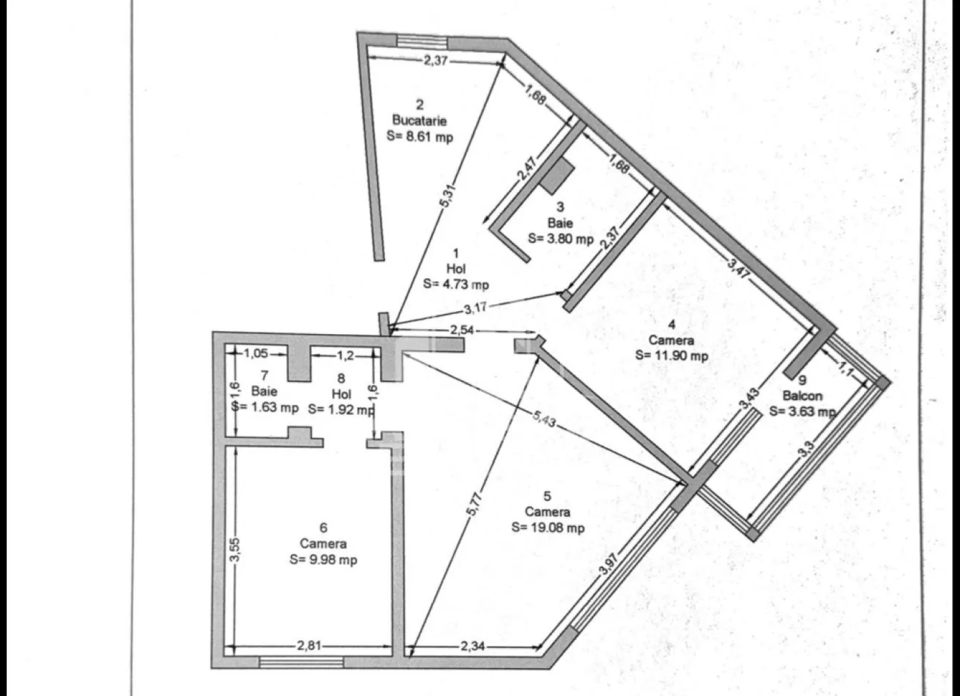 Apartament cu 3 camere si 2 bai la etajul 1 cu centrala zona Soarelui