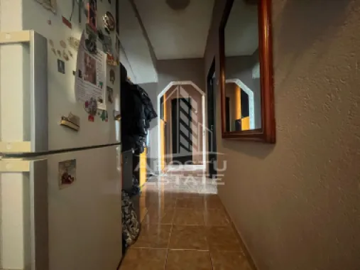 Apartament 4 camere, zona Confectii