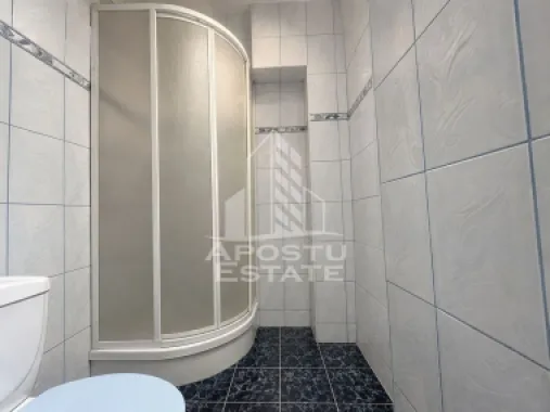 Apartament 4 camere, zona Confectii