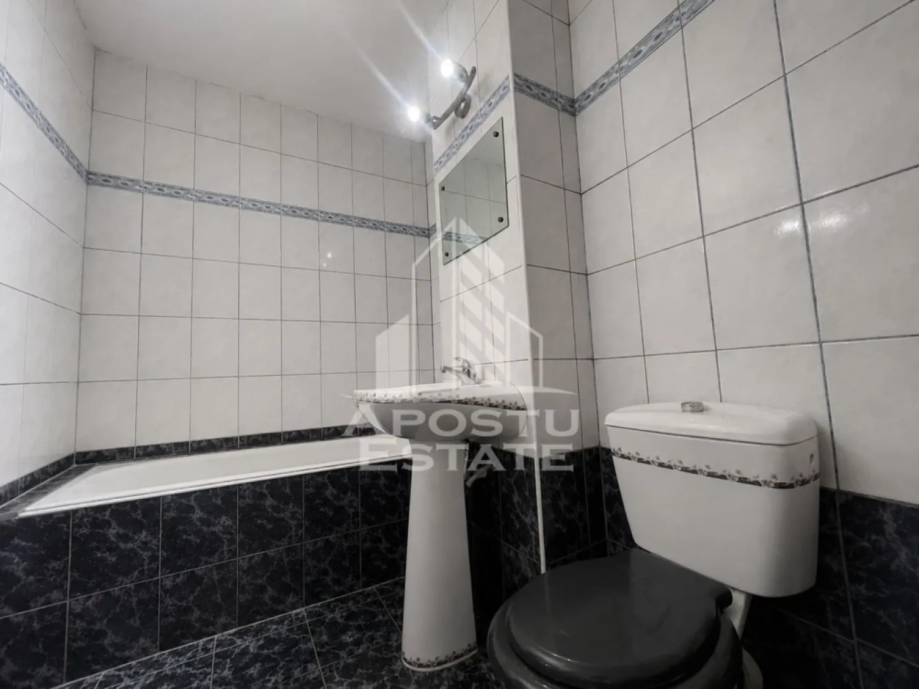 Apartament 4 camere, zona Confectii