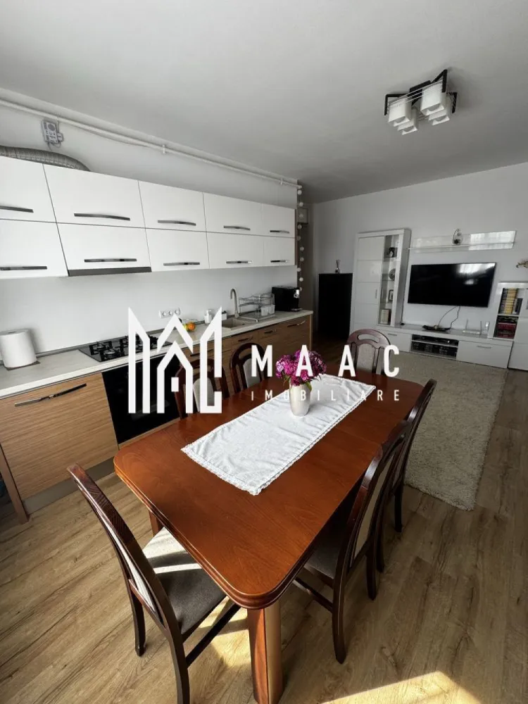 Apartament 3 Camere | Mobilat | Loc de Parcare | Turnișor - MAAC Imobiliare vă propune spre vânzare un apartament luminos și primitor, situat în cartierul Alma din Turnișor.

Caracteristici principale

• suprafață utilă de 66 mp
• etaj 4 din 4
• 3 camere
• balcon
• loc de parcare inclus
• apartament complet mobilat și utilat

Compartimentare și spații interioare

• living spațios cu bucătărie open-space
• 2 dormitoare 
• baie cu geam pentru aerisire naturală
• balcon 

Opțional – Garaj la subsol

Separat, se poate achiziționa un garaj situat la subsolul blocului:

• suprafață utilă de 27 mp
• tencuit și zugrăvit
• pardoseală finisată cu vopsea cauciucată
• poartă culisantă manuală
• rafturi pentru depozitare

 Preț garaj: 18.000 €

 Pentru mai multe detalii sau programarea unei vizionări, vă rugăm să contactați MAAC Imobiliare și să menționați ID-ul proprietății: CP3121889.