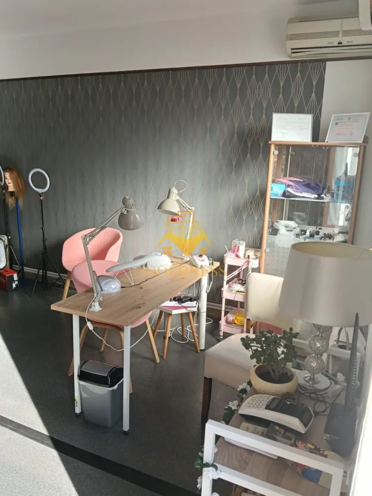 Spatiu comercial, 40 mp, Motilor Zona Platinia, USAMV - Goldness Imobiliare va propune spre inchiriere spatiu comercial cu suprafata utila de 40 mp la parter intr-o cladire de P+1+M.

Dacă sunteți interesați de acest spațiu și doriți să îl vizionați, dar și pentru alte oferte, nu ezitați să ne contactați telefonic sau prin e-mail. Vă stăm la dispoziție!

Pentru intermediere se percepe un comision de 50% din prețul chiriei!