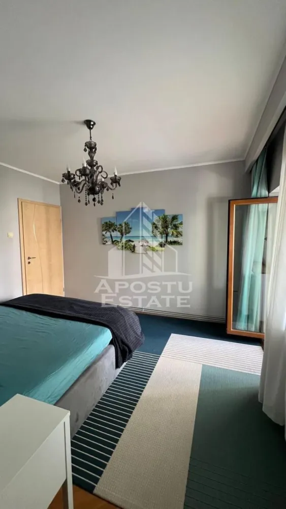 Apartament cu 4 camere de inchiriat, zona Olimpia/Stadion, Timisoara - Agentia imobiliara APOSTU ESTATE va propune spre inchiriere un apartament cu 4 camere spatios si luminos, situat in zona Olimpia/Stadion, o zona linistita si bine pozitionata, potrivit pentru cupluri, familii sau studenti care isi doresc o locuinta unde sa se simta confortabil si cu acces facil catre scoli, facultati, statii de autobuz si magazine.

Suprafata utila: 110 mp
Compartimentare eficienta:
- Hol de acces
- Bucatarie open-space, complet mobilata si utilata, cu loc de luat masa
- 2 bai, una prevazuta cu cada iar cealalta cu dus si geam pentru aerisire naturala
- Dormitor cu pat matrimonial si dressing
- Dormitor cu pat matrimonial si balcon
- O camera amenajata pt birou
- 2 balcoane

Confort si facilitati:
- Centrala proprie 
- Aer conditionat
- Masina de spalat vase
- Pet friendly
- Apartamentul este complet mobilat si utilat de catre proprietar

Localizare: zona Olimpia/Stadion, in apropiere de Universitatea de Vest, Politehnica, magazinul Profi, restaurante si mijloace de transport in comun

Ideal pentru:
- Cupluri
- Familii
- Studenti

Pret chirie: 800€
Programeaza o vizionare pentru a-ti putea imagina viitorul aici!
ID intern: CP2706054