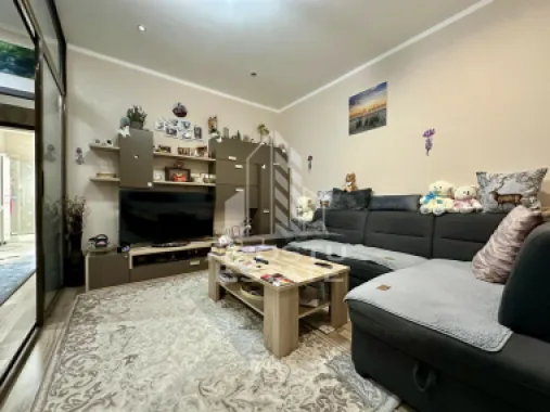Apartament cu 3 camere mobilat si utilat la parter in Giroc la asfalt.