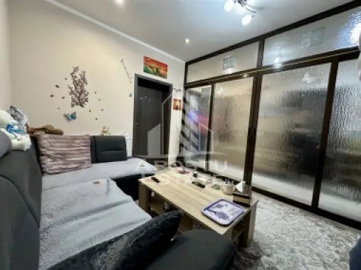 Apartament cu 3 camere mobilat si utilat la parter in Giroc la asfalt.