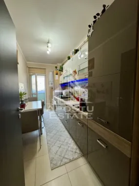 Apartament cu 3 camere mobilat si utilat la parter in Giroc la asfalt.