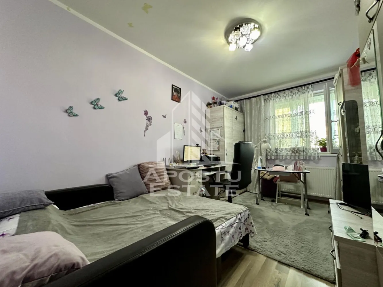 Apartament cu 3 camere mobilat si utilat la parter in Giroc la asfalt.