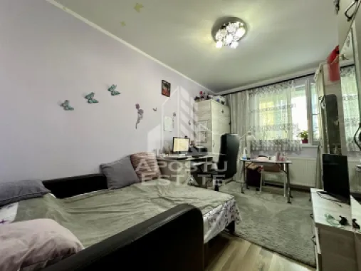 Apartament cu 3 camere mobilat si utilat la parter in Giroc la asfalt.