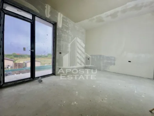 Apartament cu 3 camere, semidecomandat, etaj 1, zona Lidl din Giroc