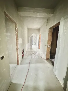 Apartament cu 3 camere, semidecomandat, etaj 1, zona Lidl din Giroc