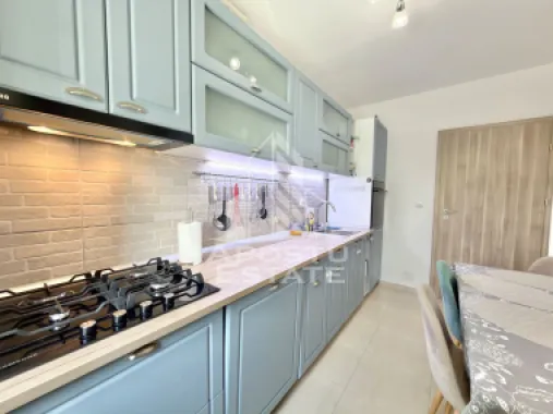 Apartament cu 3 camere decomandat, complet mobilat la parter in Giroc.