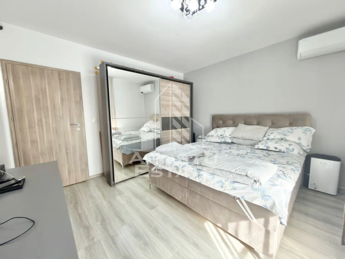 Apartament cu 3 camere decomandat, complet mobilat la parter in Giroc.
