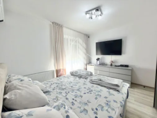 Apartament cu 3 camere decomandat, complet mobilat la parter in Giroc.