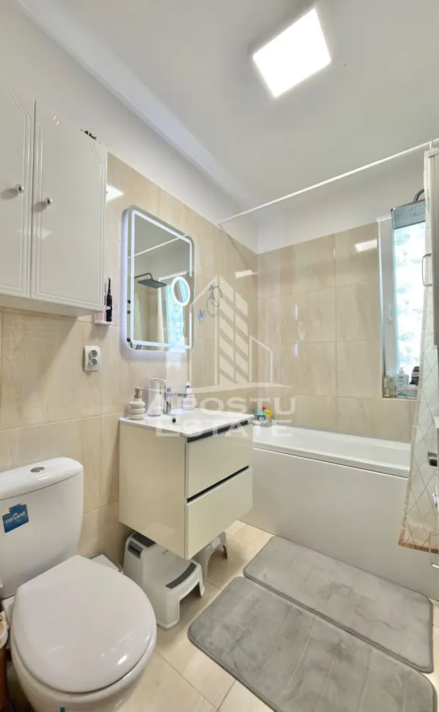 Apartament cu 3 camere decomandat, complet mobilat la parter in Giroc.