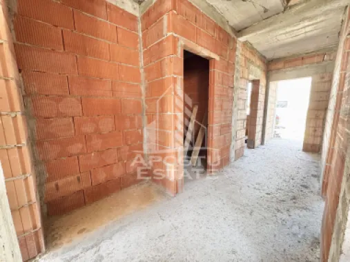 Duplex despartit cu 4 camere 2 bai si dressing toate utilitatile Giroc
