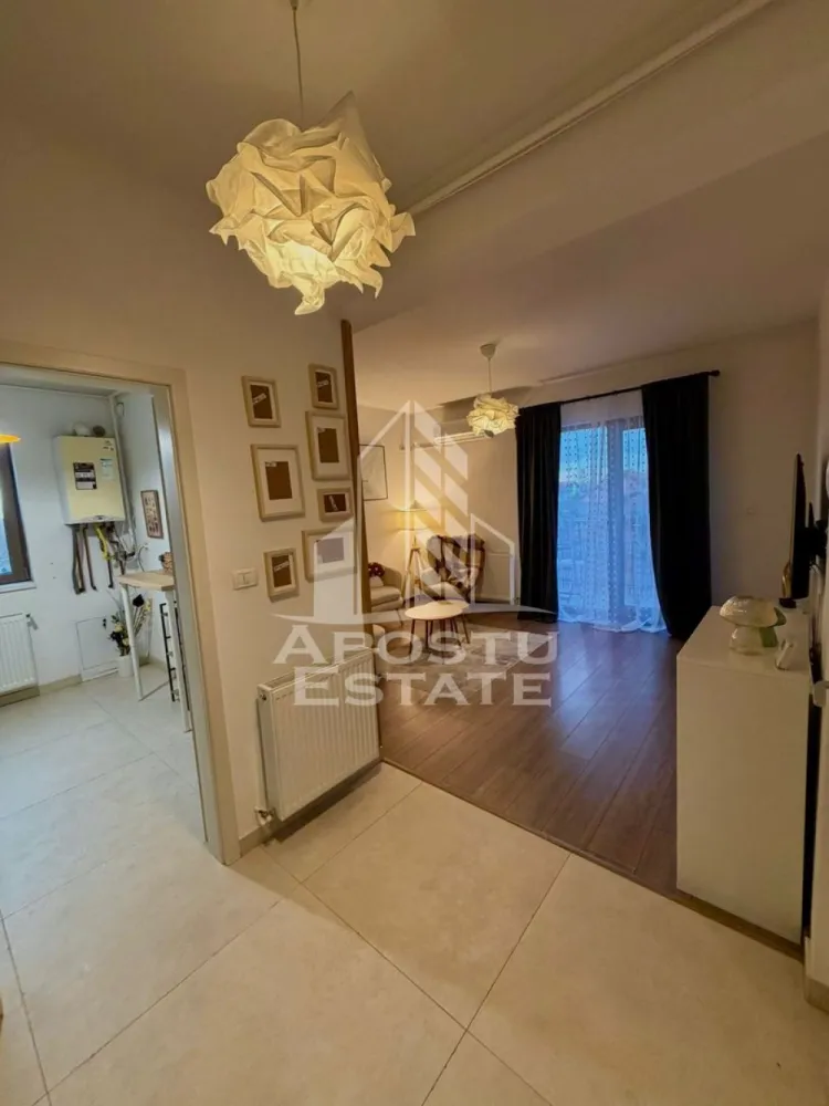 Apartament cu 2 camere de inchiriat, pet-friendly, Chisoda - Agentia imobiliara APOSTU ESTATE va propune spre inchiriere un apartament cu 2 camere, spatios si luminos, situat in Chisoda, o zona linistita si bine pozitionata fata de Timisoara, potrivit pentru cupluri,familii, sau persoane singure care isi doresc o locuinta unde sa se simta confortabil si cu acces facil catre aeraport, statii de autobuz, supermarket, magazine de zona, parcuri.

Suprafata utila: 53
Compartimentare eficienta:
-Hol de acces generos
-Bucatarie deschisa complet mobilata si utilata,
-Living luminos si spatios
-Dormitor mobilat
-Baie prevazuta cu cada si geam pentru ventilatie naturala

Confort si facilitati:
-Incalzirea apartamentului: centrala proprie
-Apartamentul este complet mobilat si utilat
-Doua locuri de parcare
-Animalele de companie sunt acceptate de catre proprietar

Localizare:
-Timis, Chisoda-acces facil spre magazine, supermarketul, scoli, parcuri si mijloace de transport in comun.

Ideal pentru:
-Cupluri
-Persoane singure

Disponibilitate: imediat
Pret chirie lunara: 400 Euro (usor negociabil)
Programeaza o vizionare pentru a-ti putea imagina viitorul aici!
ID intern: CP3127113