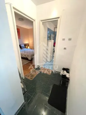 Apartament 2 camere de inchiriat, centrala proprie, zona centrala