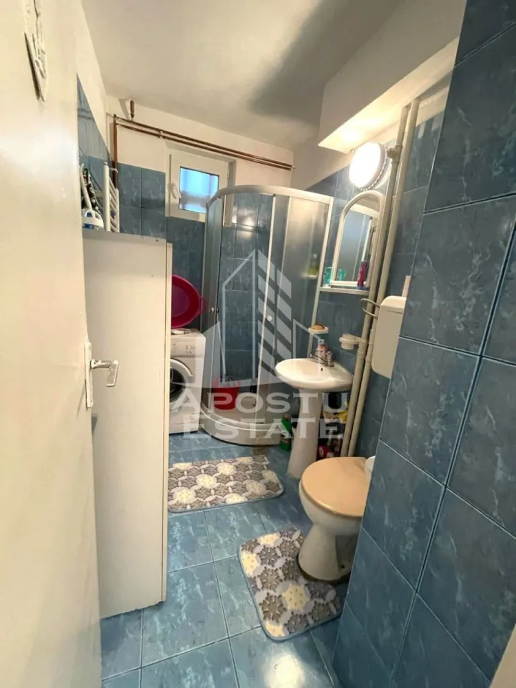 Apartament 2 camere de inchiriat, centrala proprie, zona centrala