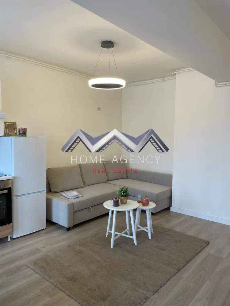 Apartament 2 camere - Et 1 - Lift - Parcare subterana - Otopeni central - Vă invităm să descoperiți o proprietate superbă, spre vanzare, disponibilă imediat: un apartament de 2 camere cu încălzire în pardoseală foarte cochet, utilat și mobilat complet, situat la etajul 1/3, într-un bloc nou (cu lift) din Otopeni.

Apartamentul este foarte luminos, foarte spațios și foarte bine compartimentat, având un living, o bucătărie deschisă, un dormitor, o baie și un balcon.

De la primii pași în această proprietate găsim un loc care oferă confort și liniște. Apartamentul se predă COMPLET utilat și mobilat, inclusiv: cuptor cu microunde, aparat de cafea, mașină de spălat rufe, mașină de spălat vase, bideu, A/C etc. 

Apartamentul beneficiază de parcare subterană cu barieră, supraveghere video și acces facil către centrul orașului, la doar 5 minute de mers pe jos față de Primăria Otopeni.

Proiectul este destinat celor care sunt în căutarea mix-ului perfect între standarde de calitate superioară, funcționalitate, confort și intimitate, într-o zona liniștită a orașului Otopeni.

Programează-te acum pentru o vizionare!

Dacă aveți o proprietate de vânzare/închiriere sau sunteți interesați de o proprietate aflată în portofoliul agenției noastre, vă rugăm să ne contactați la numărul de telefon din anunț sau pe adresa de email contact@homeagency.ro.
