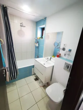 De vanzare apartament 3 camere, micro 39, 76.000 euro negociabil