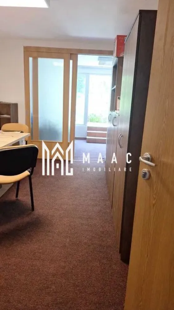 Spatiu de birouri | Ultracentral | parter | 30 MP - MAAC Imobiliare va propune spre închiriere un spațiu de birouri situat ultracentral, la parter, cu suprafață utilă de 30 mp.
Acest spatiu este ideal pentru birouri, cabinete, activități administrative sau servicii.

Zonă cu vizibilitate foarte bună
Acces facil către mijloace de transport și puncte de interes
Parter – acces rapid și comod
Spațiu luminos și eficient compartimentat
Grup sanitar/utilități disponibile
Disponibil imediat

Potrivit pentru:
• firmă de consultanță
• contabilitate
• IT / freelancing
• cabinet
• sediu firmă

Pentru detalii suplimentare și programarea unei vizionări, vă rugăm să ne contactați telefonic specificand ID: CP3121962