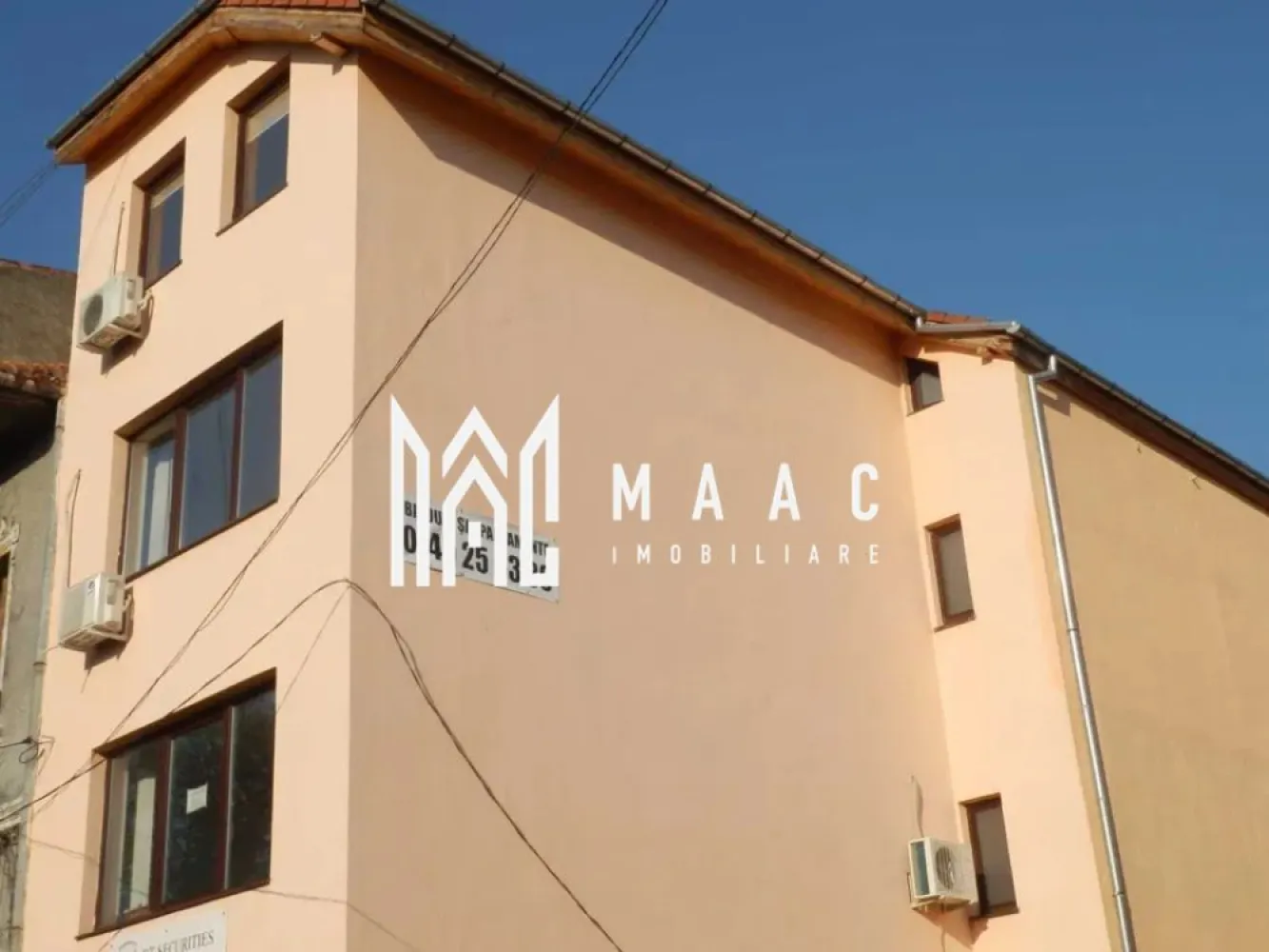 Spatiu de birouri | Ultracentral | parter | 30 MP - MAAC Imobiliare va propune spre închiriere un spațiu de birouri situat ultracentral, la parter, cu suprafață utilă de 30 mp.
Acest spatiu este ideal pentru birouri, cabinete, activități administrative sau servicii.

Zonă cu vizibilitate foarte bună
Acces facil către mijloace de transport și puncte de interes
Parter – acces rapid și comod
Spațiu luminos și eficient compartimentat
Grup sanitar/utilități disponibile
Disponibil imediat

Potrivit pentru:
• firmă de consultanță
• contabilitate
• IT / freelancing
• cabinet
• sediu firmă

Pentru detalii suplimentare și programarea unei vizionări, vă rugăm să ne contactați telefonic specificand ID: CP3121962