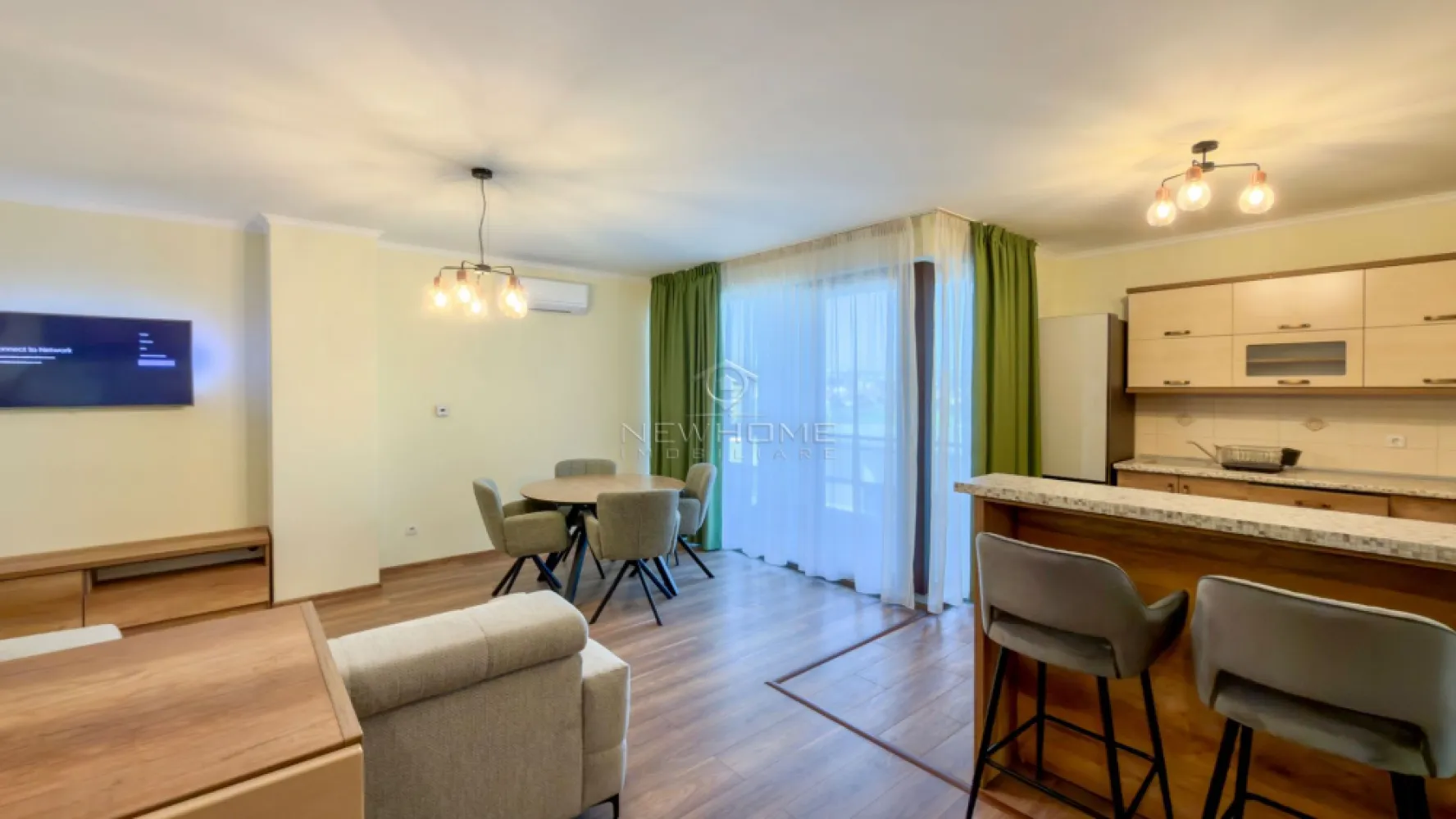 Apartament 3 camere cu view deosebit zona Iulius Mall - NewHOME imobiliare ofera spre vanzare apartament modern cu 3 camere semidecomandat, in ansamblul Riviera Luxury Residence, zona Iulius Mall. Apartamentul dispune de o suprafata utila de 90 mp + 10 mp terase, amplasat la etajul 4 din 10 al unui imobil finalizat in anul 2015. Pozitionarea sa ofera sansa de a va bucura in fiecare zi de o panorama superba. Compartimentat astfel: living open space impreuna cu bucatariea, 2 dormitoare, 2 bai, dressing. 2 balcoane, loc de PARCARE subteran inlusa in pret. Pentru confortul Dvs. se vinde complet mobilat/utilat, dotat cu centrala termica pe imobil cu incalzire prin pardoseala, AER conditionat, electrocasnice de calitate. Avand in vedere poziția si avantajele zonei este una de mare interes, datorita pozitionarii fiind in apropiere de Iulius Mall, Porsche Engineering, facultatea FSEGA, Business centre, Iulius Park, etc. Pentru mai multe informatii si pentru a programa o vizionare, contactati-ne cu incredere!