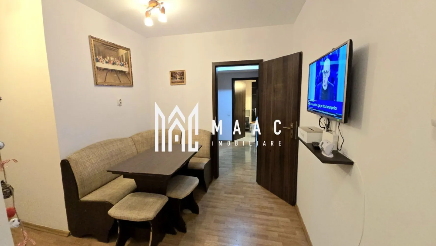 Apartament 2 Camere | Etaj 3 | Lift | Turnișor - MAAC Imobiliare vă propune spre vânzare un apartament practic și luminos cu 2 camere, situat în cartierul Turnișor, într-o zonă liniștită și foarte accesibilă, în apropiere de Profi.

Caracteristici principale

• suprafață utilă de 47 mp
• etaj 3 din 4
• imobil dotat cu lift modern
• vedere panoramică spre centrul orașului

Compartimentare și spații interioare

• living
• dormitor
• bucătărie 
• baie
• hol cu debara și spațiu de depozitare

Localizare și beneficii

• amplasat într-o zonă liniștită din Turnișor
• acces rapid către magazine și supermarketuri
• mijloace de transport în comun în apropiere
• conexiune facilă către principalele puncte de interes ale orașului

 Pentru mai multe detalii sau pentru programarea unei vizionări, vă rugăm să ne contactați și să menționați ID-ul proprietății: CP3116906.