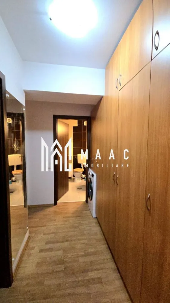 Apartament 2 Camere | Etaj 3 | Lift | Turnișor - MAAC Imobiliare vă propune spre vânzare un apartament practic și luminos cu 2 camere, situat în cartierul Turnișor, într-o zonă liniștită și foarte accesibilă, în apropiere de Profi.

Caracteristici principale

• suprafață utilă de 47 mp
• etaj 3 din 4
• imobil dotat cu lift modern
• vedere panoramică spre centrul orașului

Compartimentare și spații interioare

• living
• dormitor
• bucătărie 
• baie
• hol cu debara și spațiu de depozitare

Localizare și beneficii

• amplasat într-o zonă liniștită din Turnișor
• acces rapid către magazine și supermarketuri
• mijloace de transport în comun în apropiere
• conexiune facilă către principalele puncte de interes ale orașului

 Pentru mai multe detalii sau pentru programarea unei vizionări, vă rugăm să ne contactați și să menționați ID-ul proprietății: CP3116906.