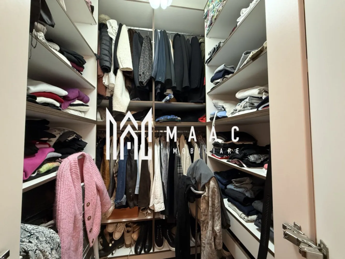 Apartament 3 camere | Gradina 159 MP | 2 Parcari | Selimbar