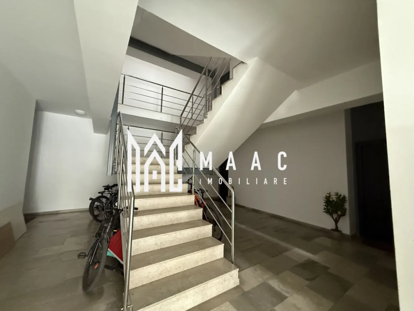 Apartament 3 camere | Gradina 159 MP | 2 Parcari | Selimbar